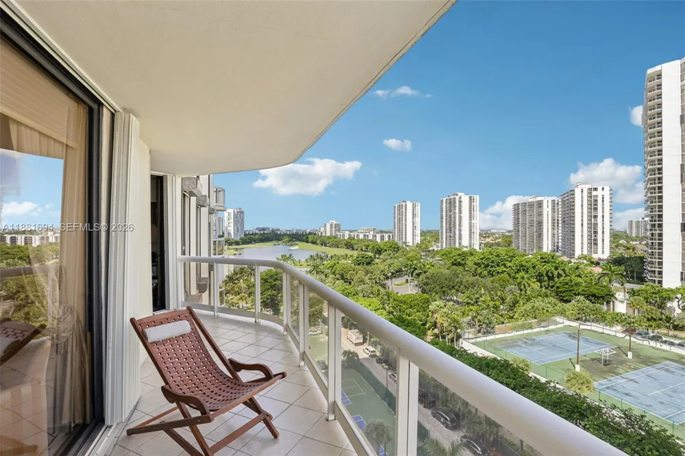 20191 E Country Club Dr #1102 Aventura, FL 33180