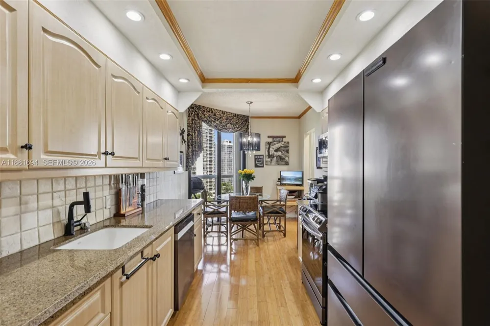 20191 E Country Club Dr #1102 Aventura, FL 33180
