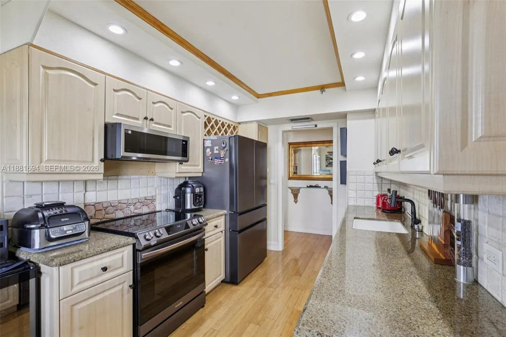 20191 E Country Club Dr #1102 Aventura, FL 33180