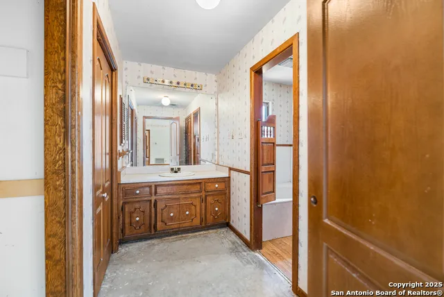 0 Fm 2200 Devine, TX 78016