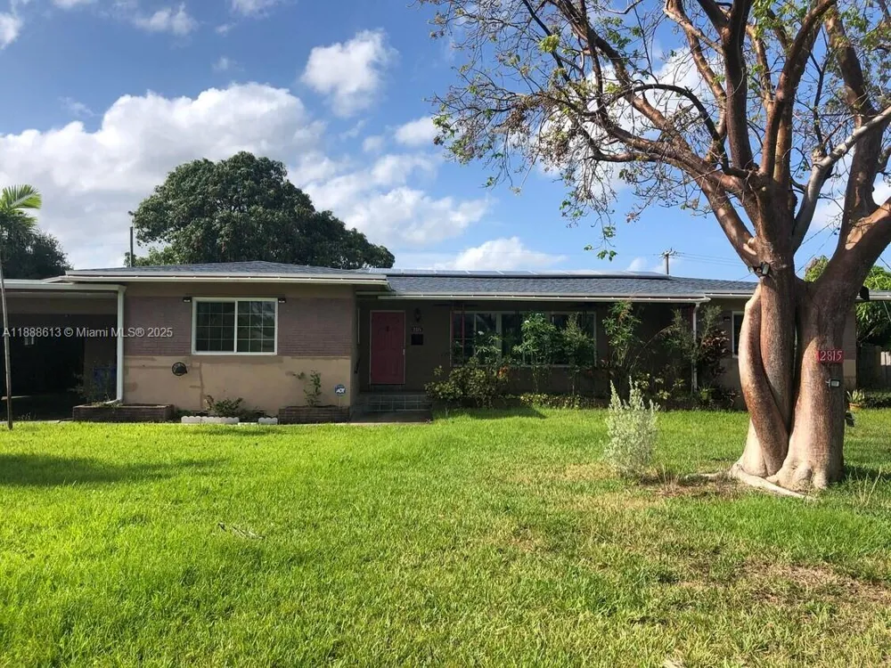 2815 Jackson St Hollywood, FL 33020