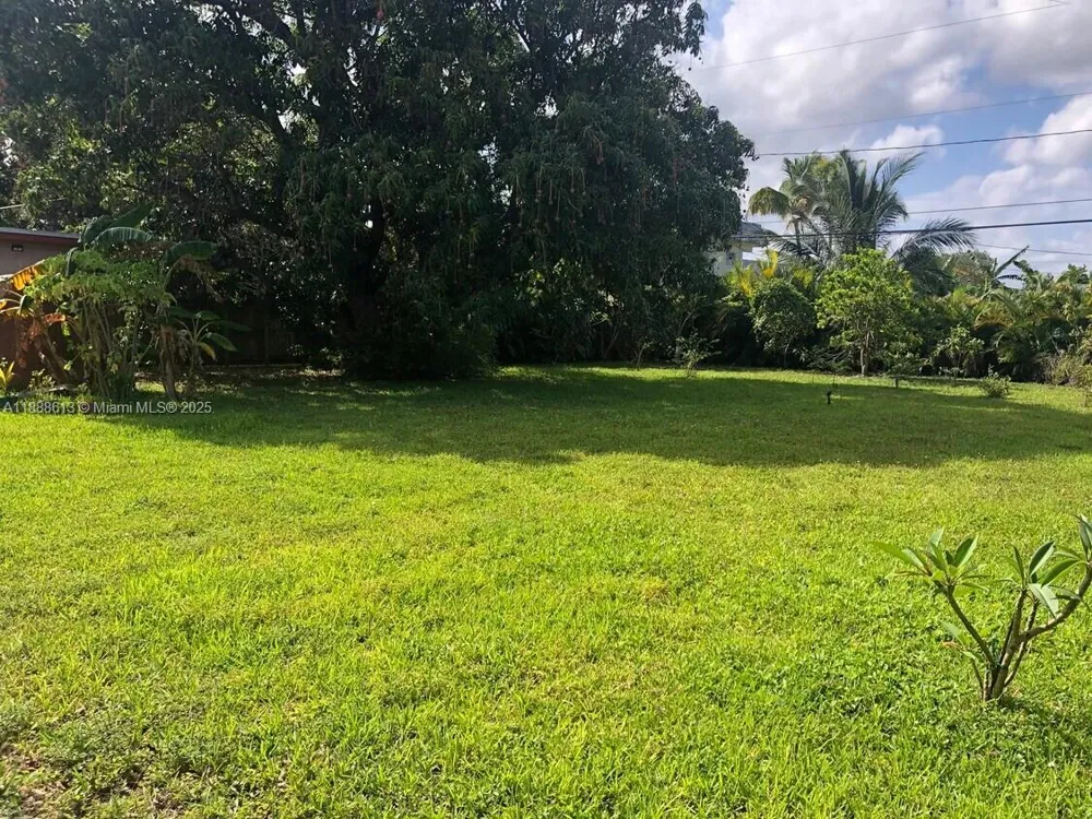 2815 Jackson St Hollywood, FL 33020
