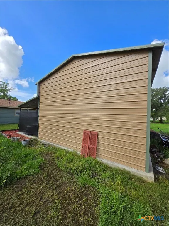 610 E Division Street Edna, TX 77957