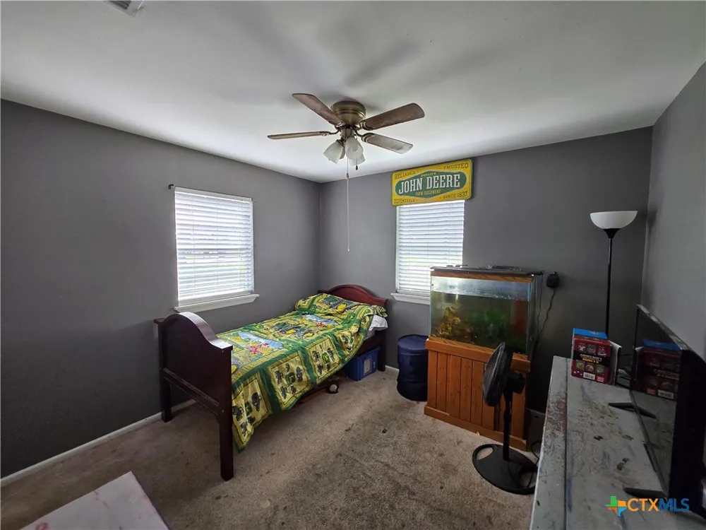 610 E Division Street Edna, TX 77957