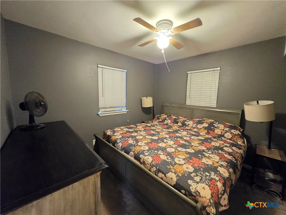 610 E Division Street Edna, TX 77957
