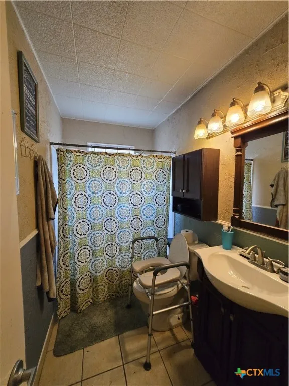 610 E Division Street Edna, TX 77957