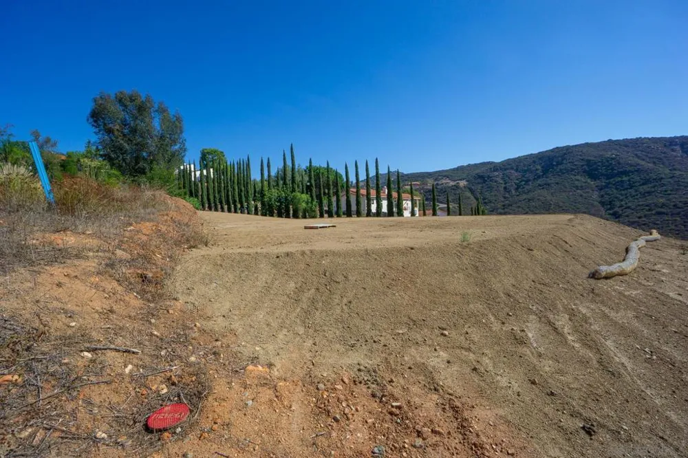 26421 Sky Drive Escondido, CA 92026