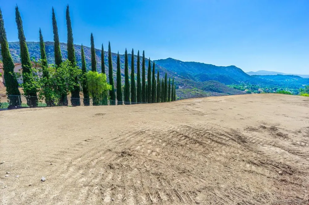 26421 Sky Drive Escondido, CA 92026