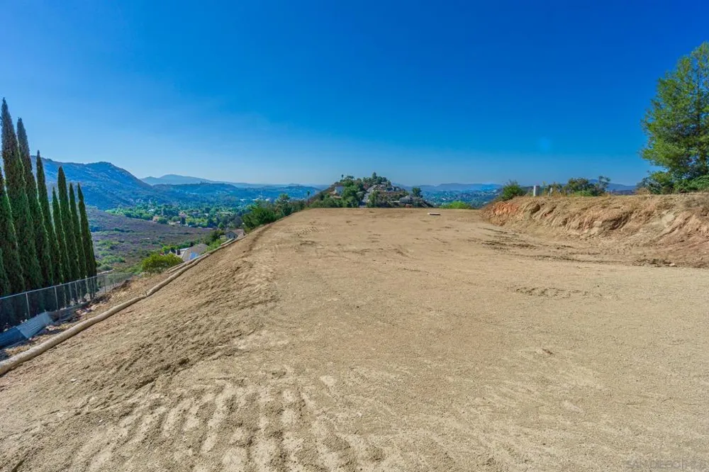 26421 Sky Drive Escondido, CA 92026