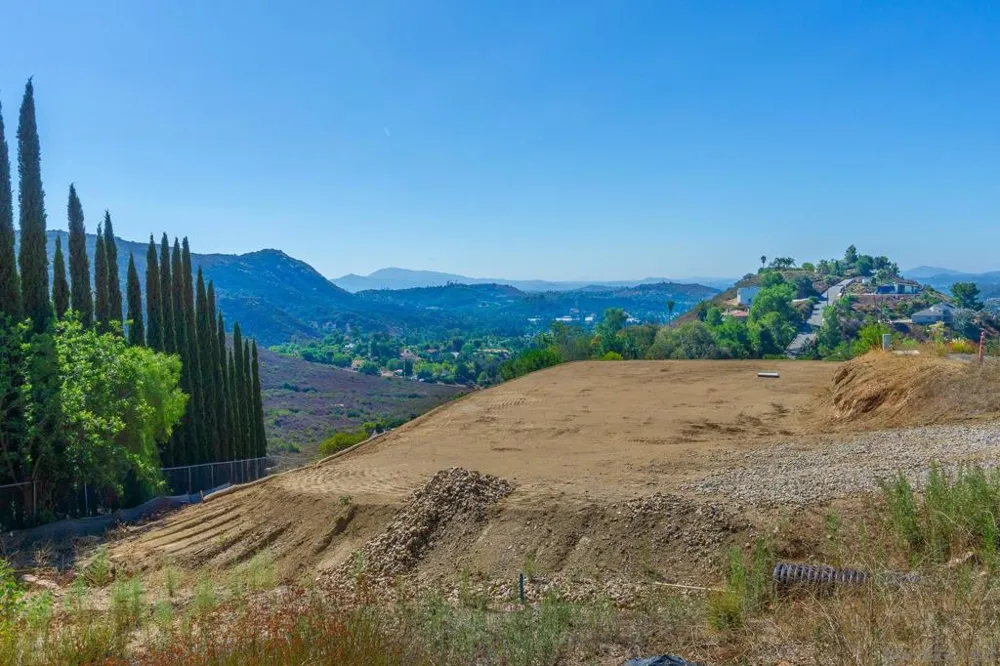 26421 Sky Drive Escondido, CA 92026