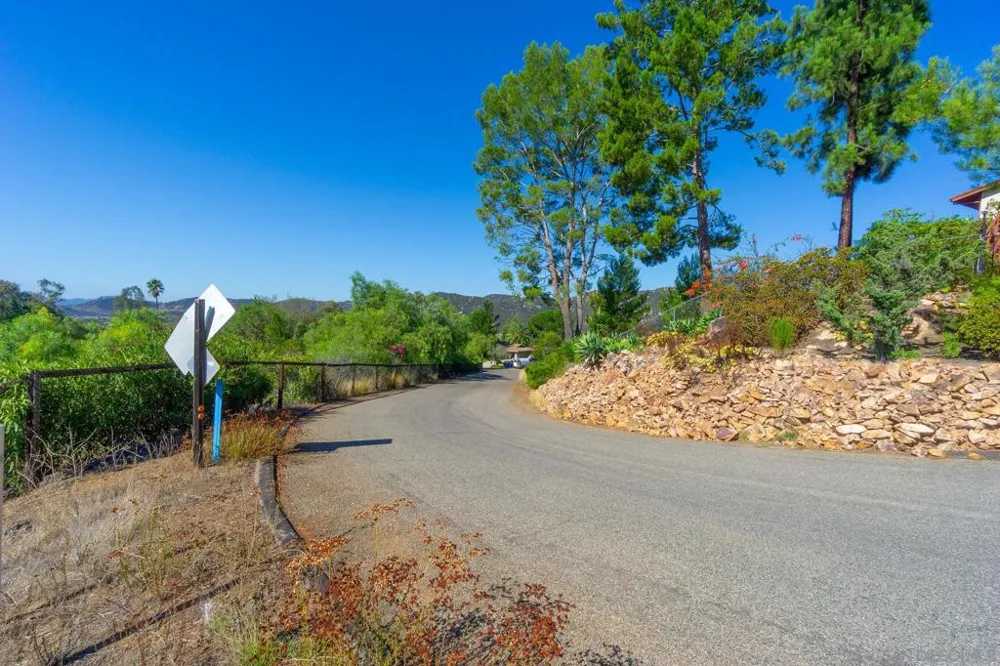 26421 Sky Drive Escondido, CA 92026