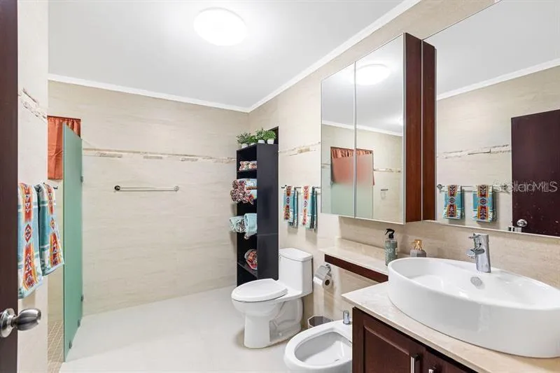 1 SHELL CASTLE CLUB #86 Humacao, PR 00791