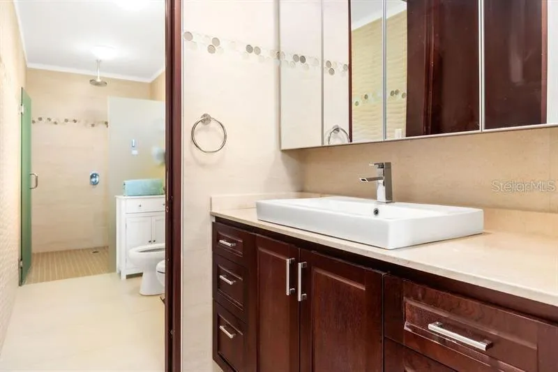 1 SHELL CASTLE CLUB #86 Humacao, PR 00791