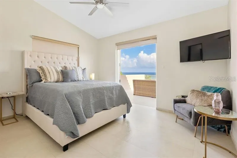 1 SHELL CASTLE CLUB #86 Humacao, PR 00791