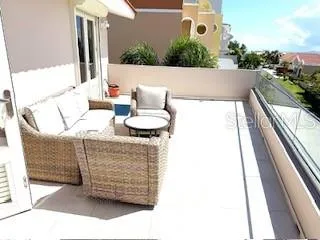 1 SHELL CASTLE CLUB #86 Humacao, PR 00791