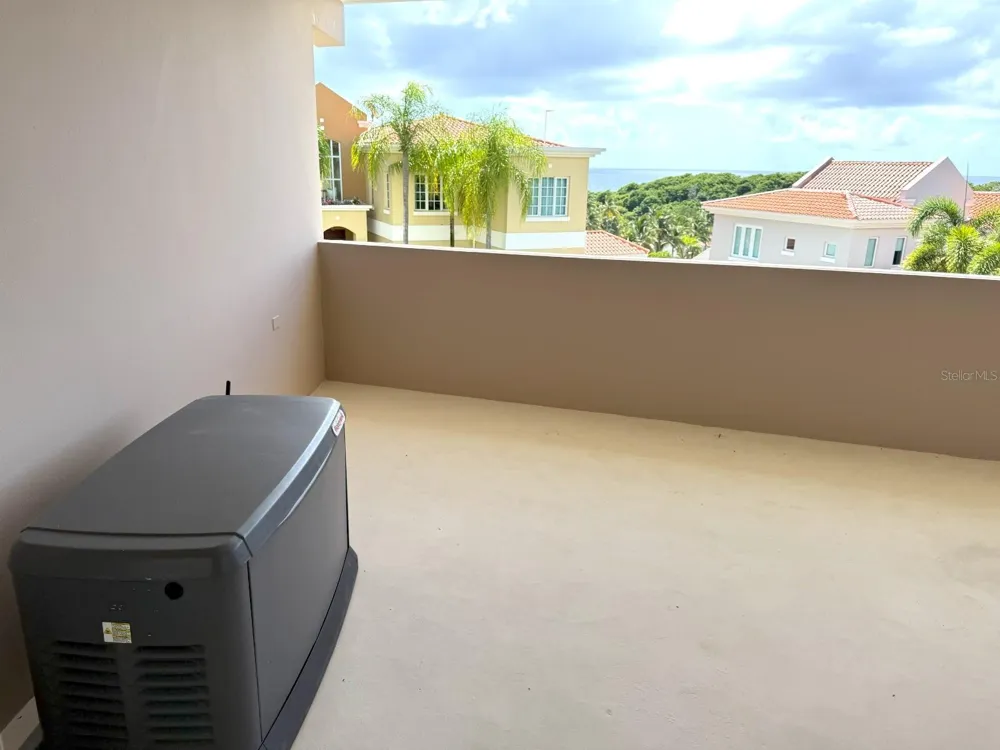 1 SHELL CASTLE CLUB #86 Humacao, PR 00791