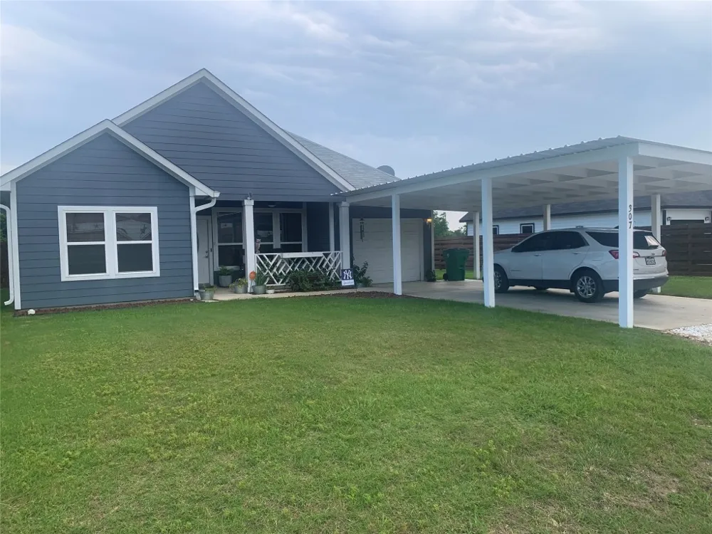 307 W Front Street SW Thorndale, TX 76577