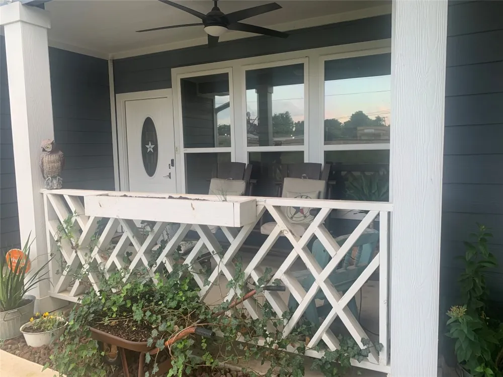 307 W Front Street SW Thorndale, TX 76577