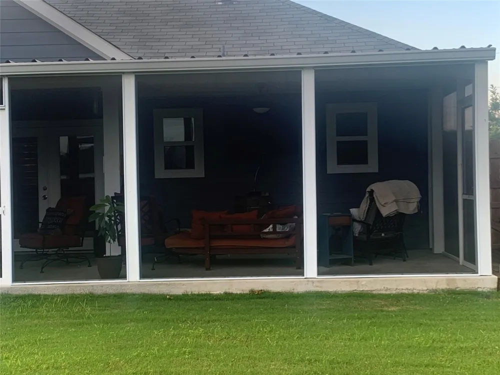 307 W Front Street SW Thorndale, TX 76577