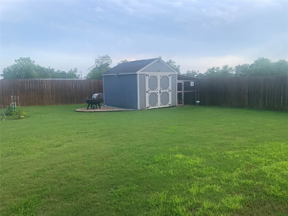 307 W Front Street SW Thorndale, TX 76577
