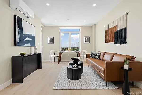 26-15 4th Street #2I Astoria, NY 11102