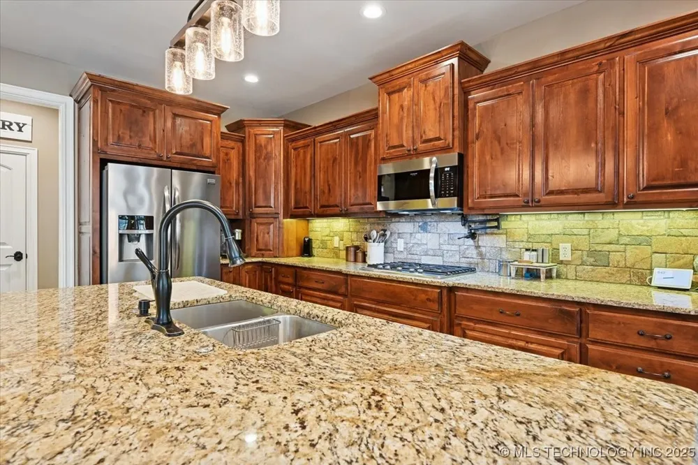 121 Quanah Road Fort Gibson, OK 74434