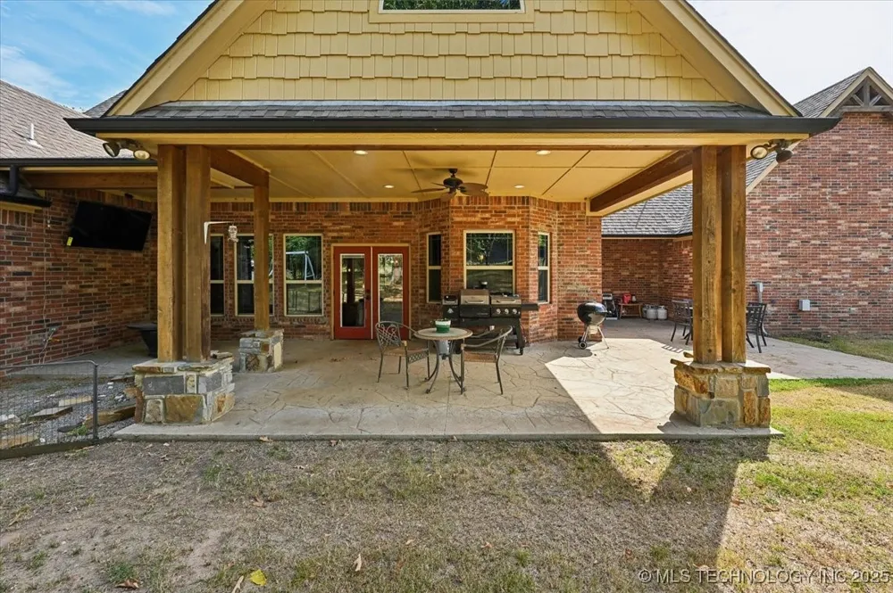 121 Quanah Road Fort Gibson, OK 74434