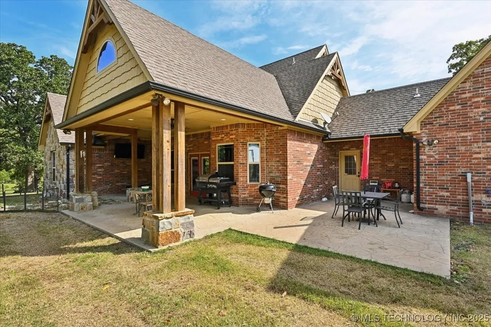 121 Quanah Road Fort Gibson, OK 74434