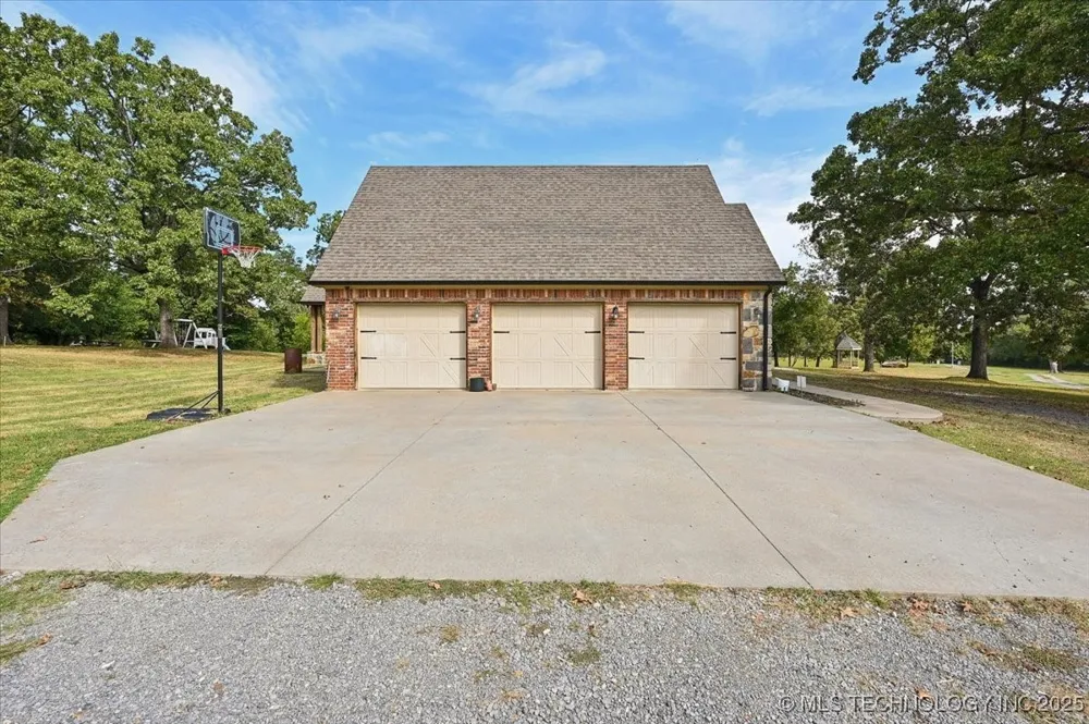 121 Quanah Road Fort Gibson, OK 74434