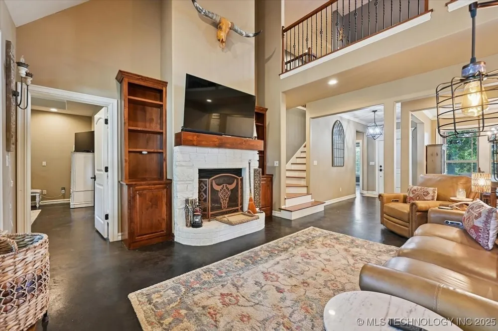 121 Quanah Road Fort Gibson, OK 74434