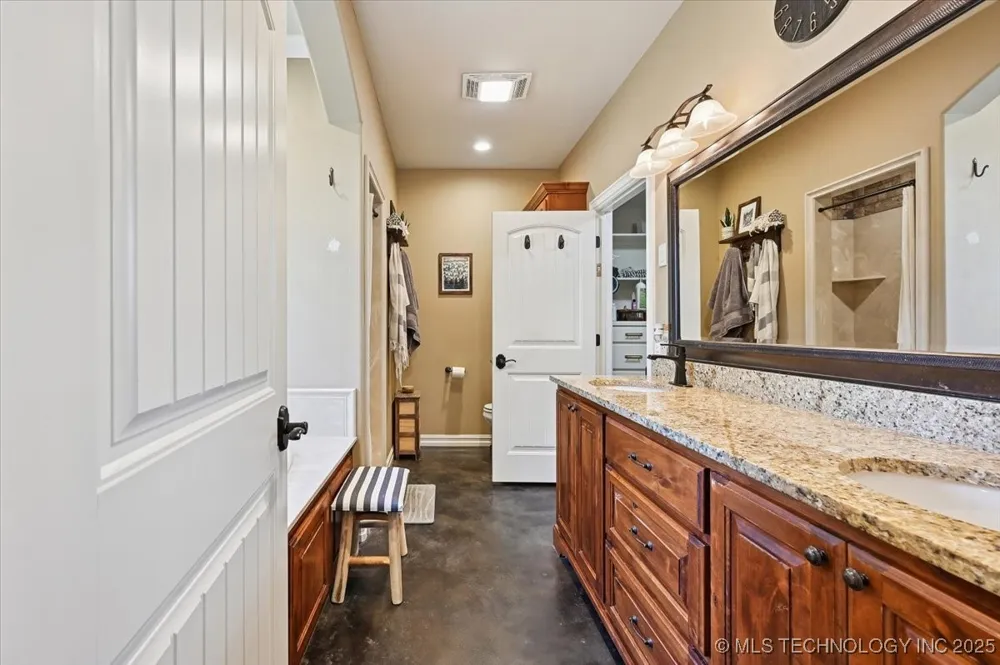 121 Quanah Road Fort Gibson, OK 74434