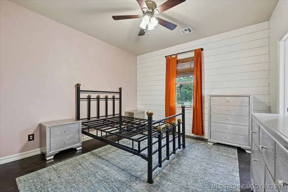 121 Quanah Road Fort Gibson, OK 74434
