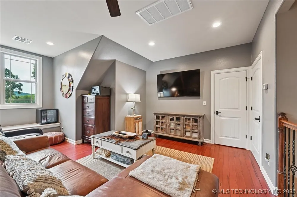 121 Quanah Road Fort Gibson, OK 74434