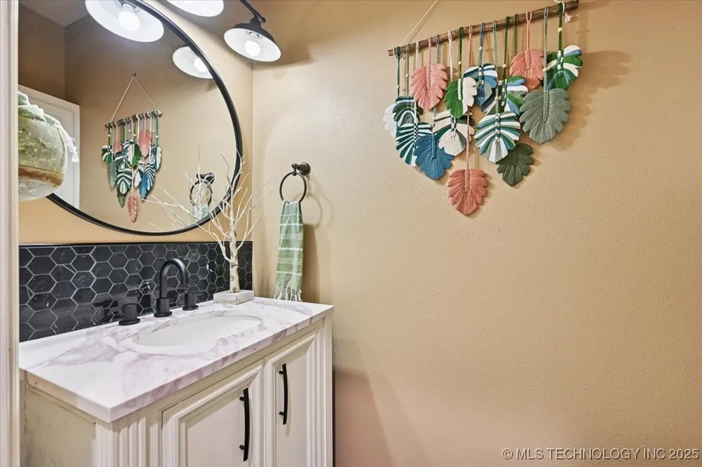121 Quanah Road Fort Gibson, OK 74434