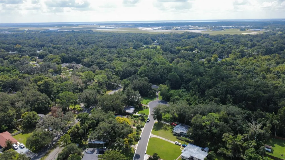 2016 GRANDVIEW AVENUE Sanford, FL 32771
