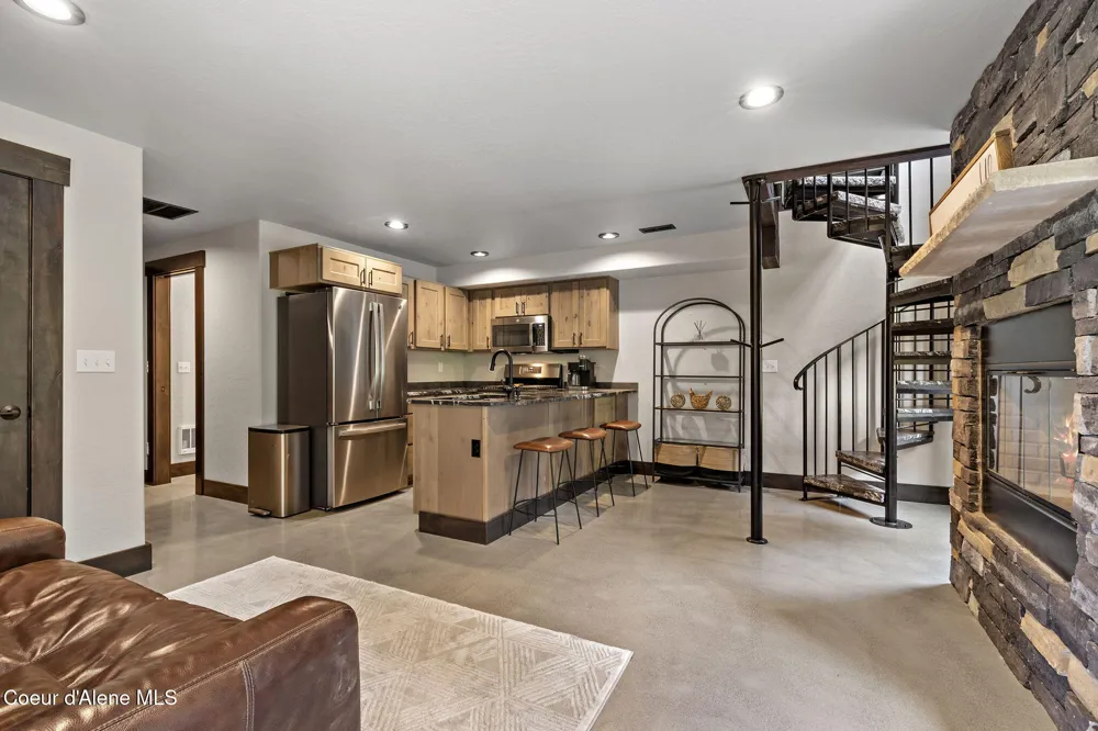 12704 Lakewood Drive Hayden, ID 83835