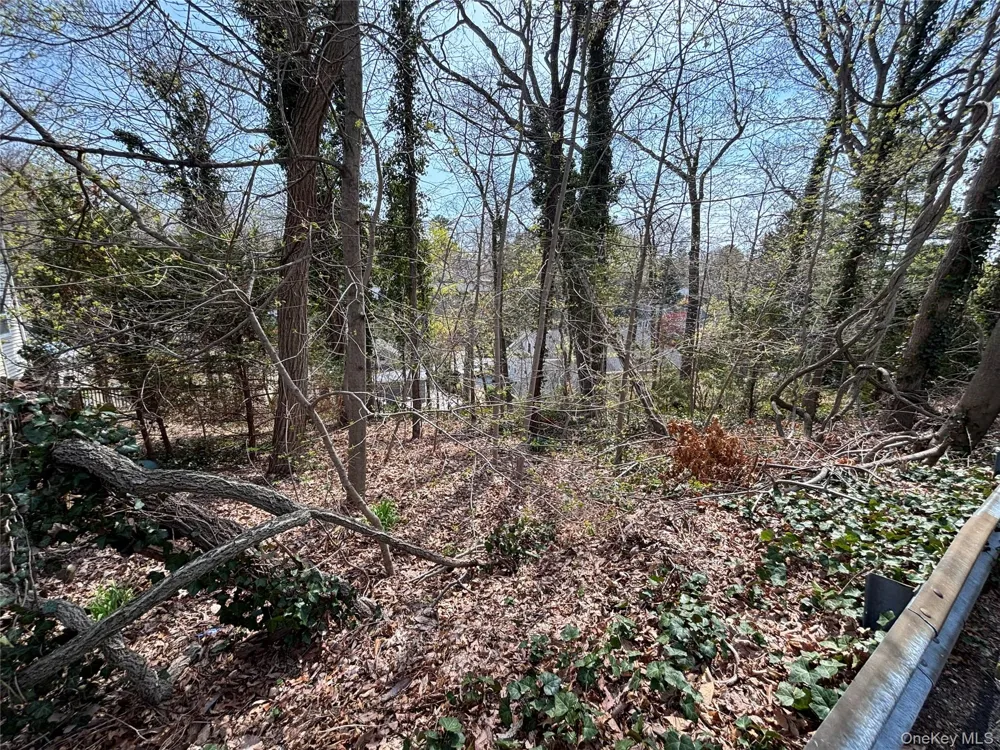Glades Way Huntington, NY 11743