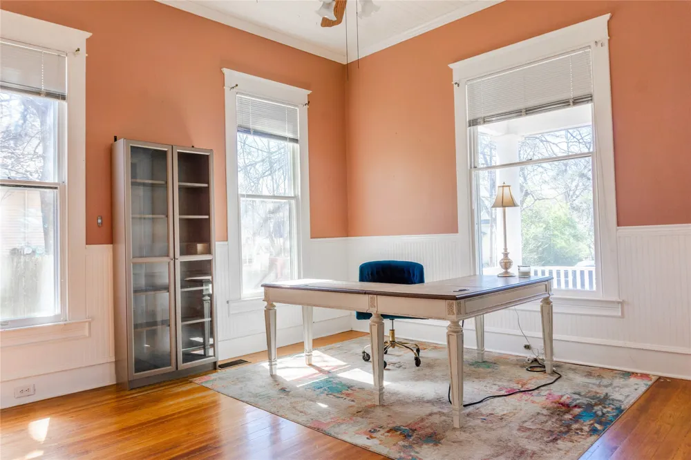 710 S Magnolia Street Palestine, TX 75801