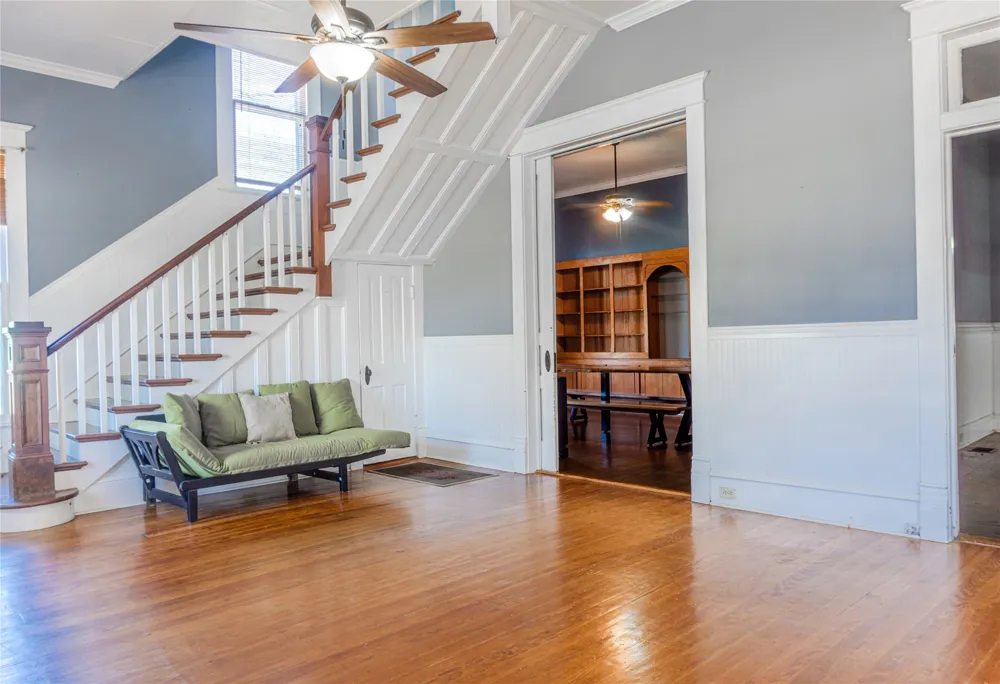 710 S Magnolia Street Palestine, TX 75801