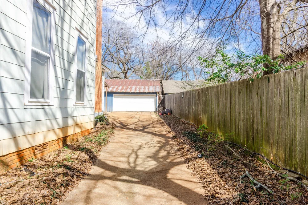 710 S Magnolia Street Palestine, TX 75801