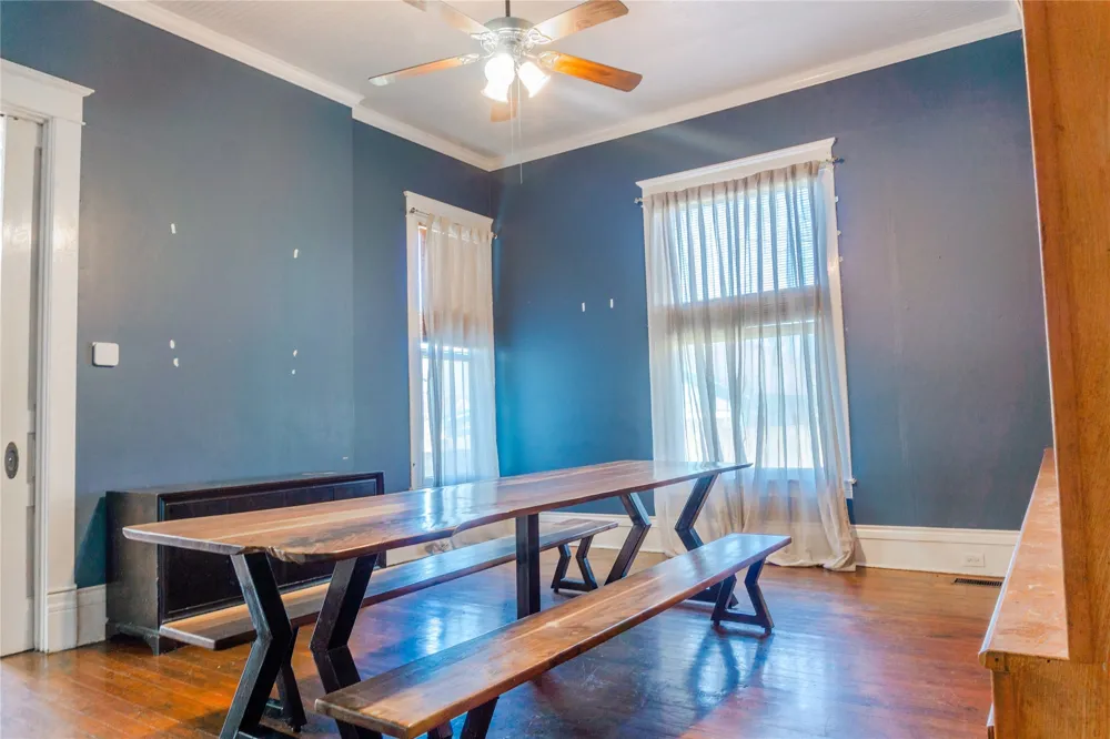 710 S Magnolia Street Palestine, TX 75801