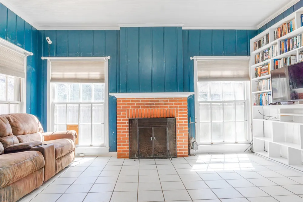 710 S Magnolia Street Palestine, TX 75801