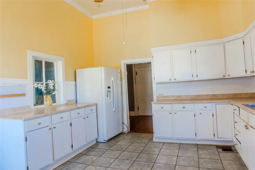 710 S Magnolia Street Palestine, TX 75801