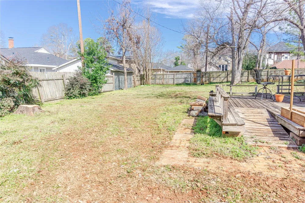 710 S Magnolia Street Palestine, TX 75801