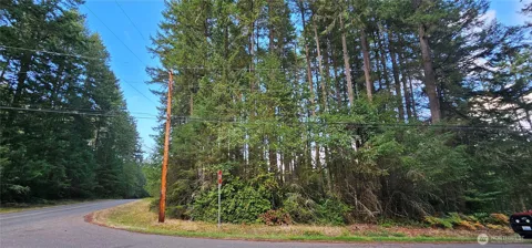 10115 Edgewood Drive