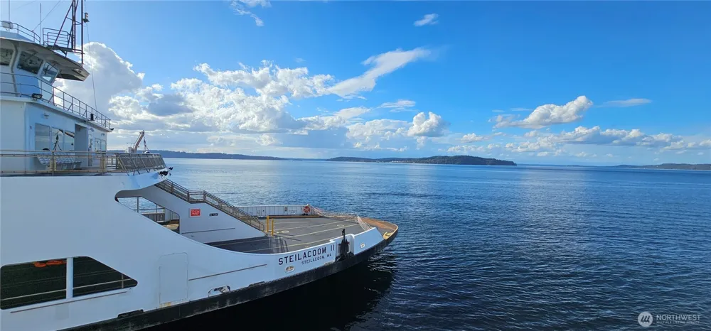 10115 Edgewood Drive Anderson Island, WA 98303