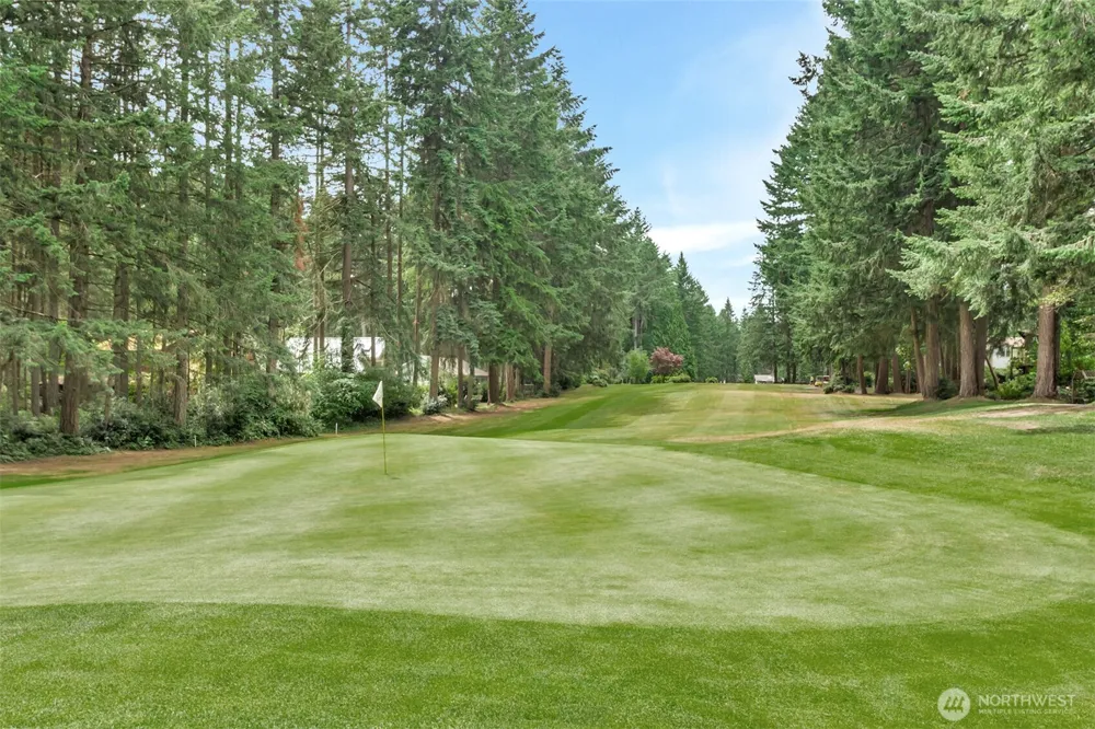 10115 Edgewood Drive Anderson Island, WA 98303