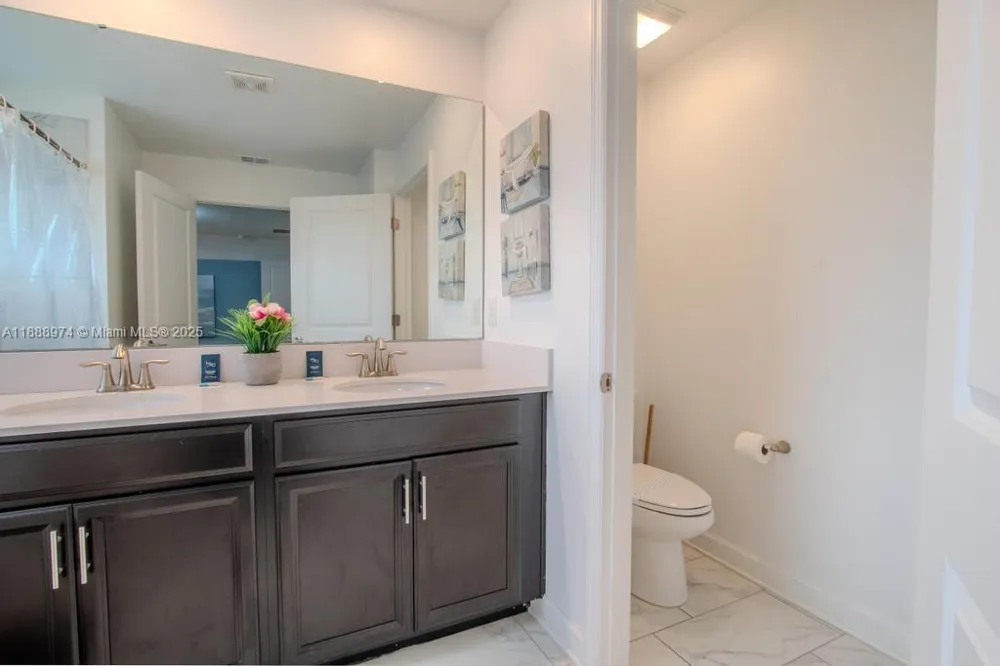 962 splash Shot  Pl Kissimmee, FL 33896