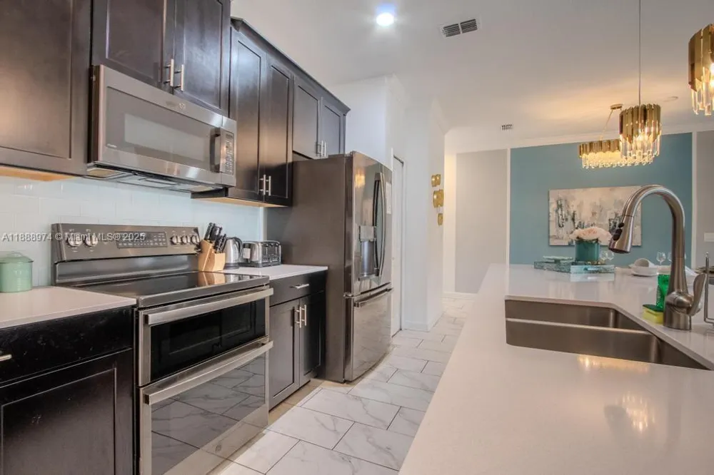 962 splash Shot  Pl Kissimmee, FL 33896