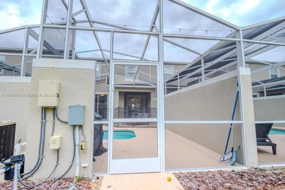 962 splash Shot  Pl Kissimmee, FL 33896